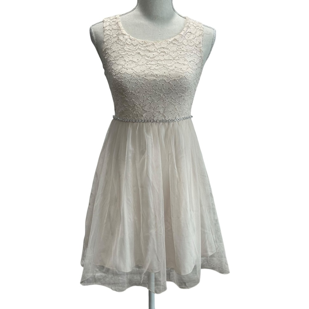 LOTS OF LOVE BY SPECKLES | Elegant Cream Lace Dress